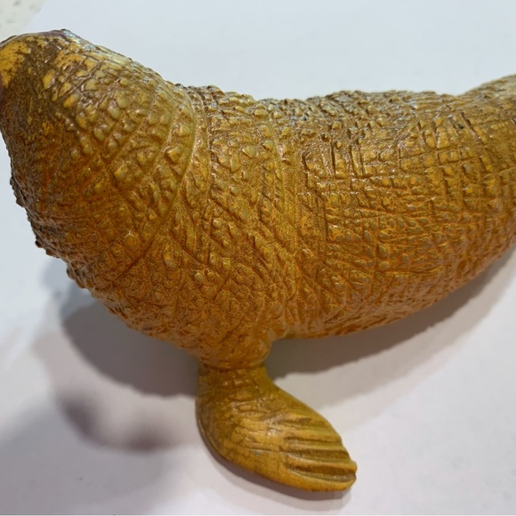 Vintage AAA Rubber Walrus toy from the 1990’s - Picture 4 of 5